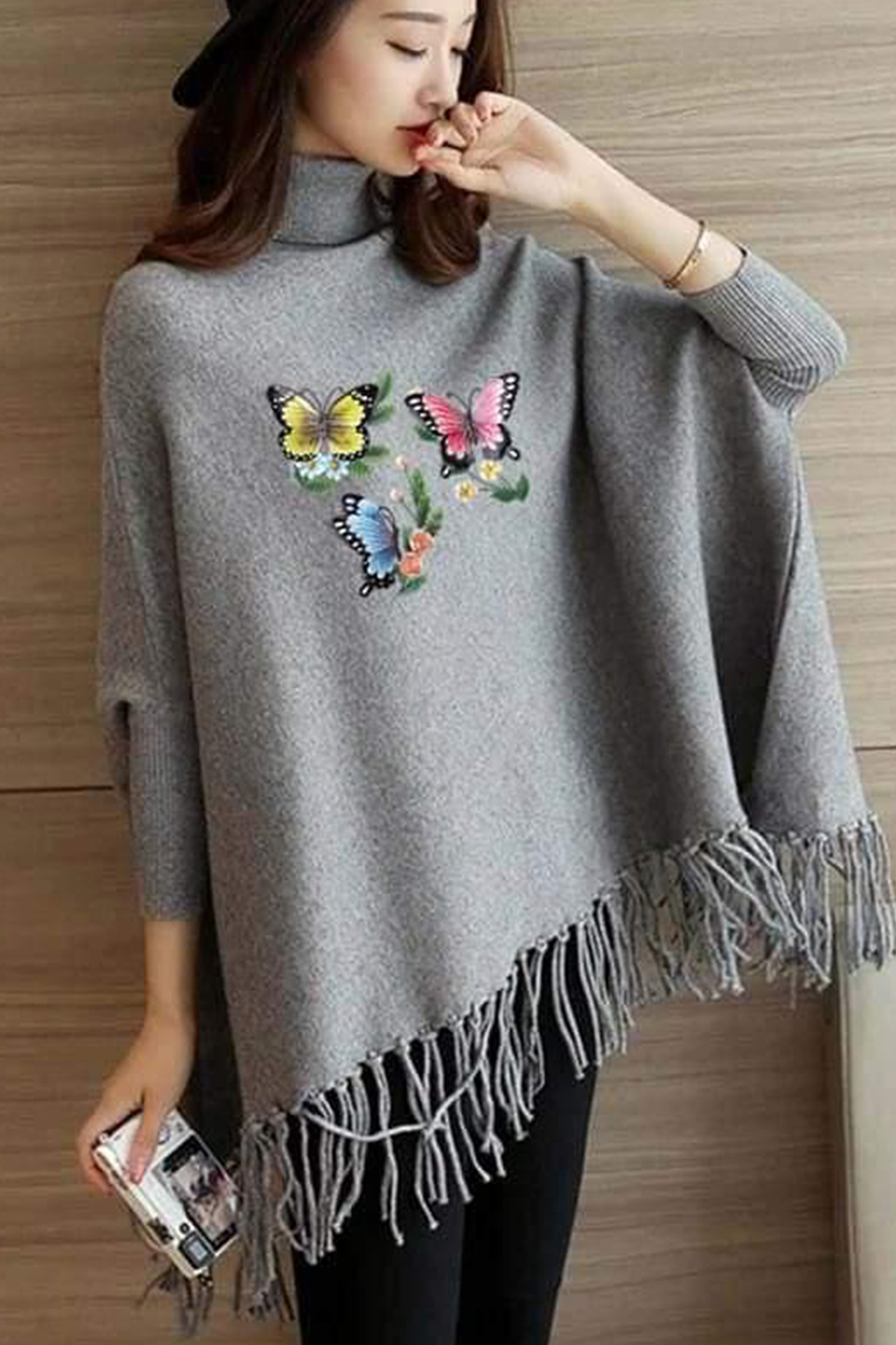 BUTTERFLY PRINTED PONCHO - GREY