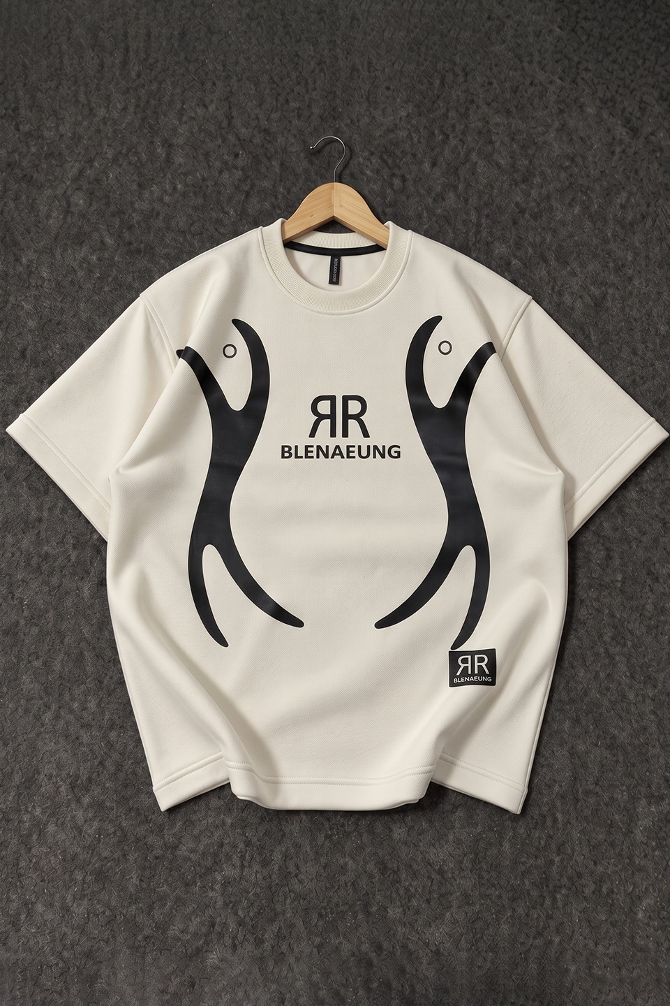Emerce - Oversized Graphic Fleece Tee - Beige